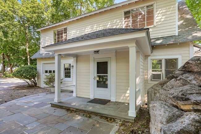 Photo - 14 Grove Ln