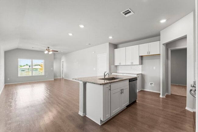 Photo - 603 Levine Ct