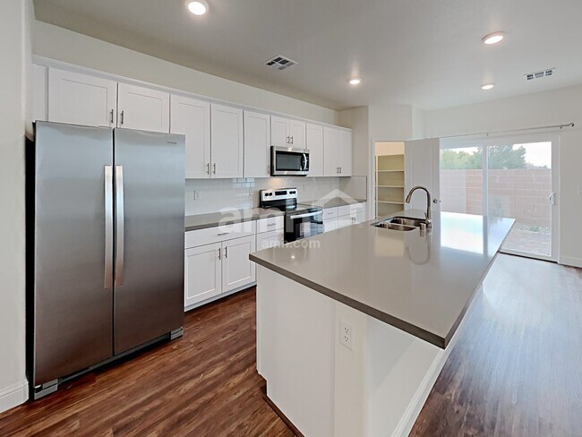 Photo - 707 Terrain Star Ave