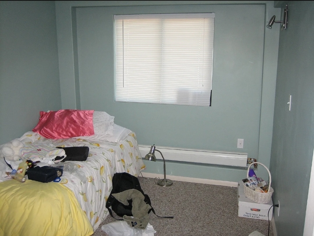Photo - 596 E 700 N