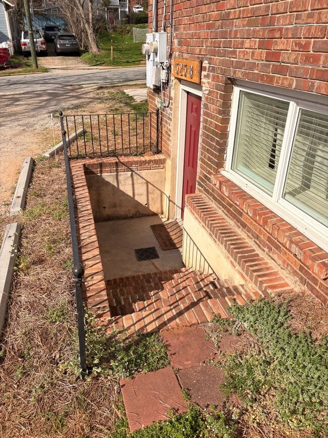 Photo - 1 Bed/ 1 Bath Apartment | DOWNTOWN LOCATION