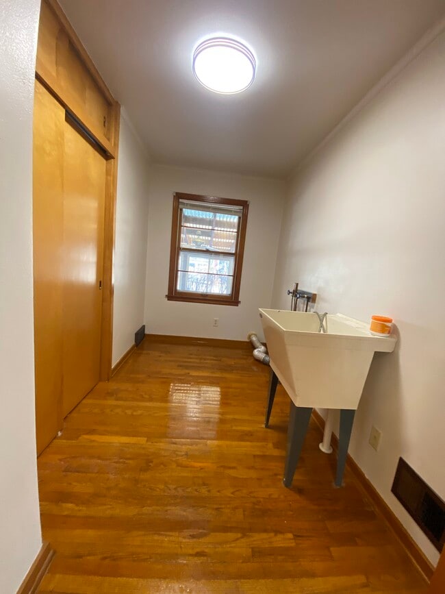 Photo - 440 S Seymour St