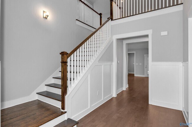 Photo - 113 Marlbrook Dr