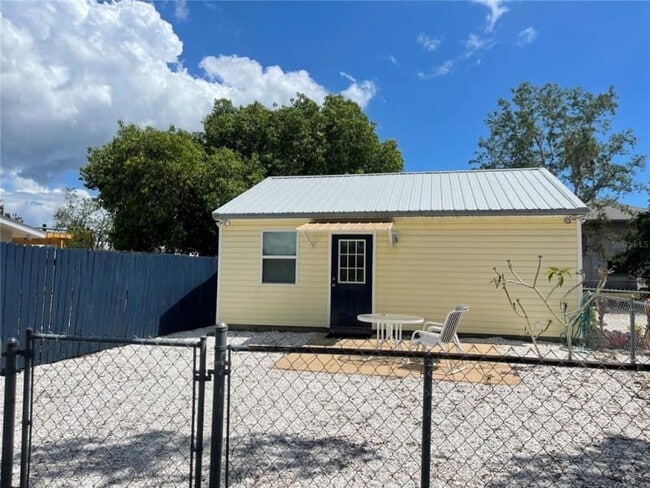 Building Photo - 73 2nd Ave Rental
