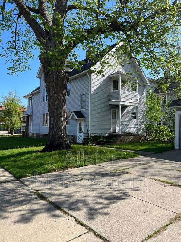 17202 Grovewood Ave Unidad Down