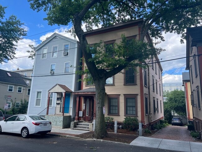 Building Photo - 93 Gore St Unit 3