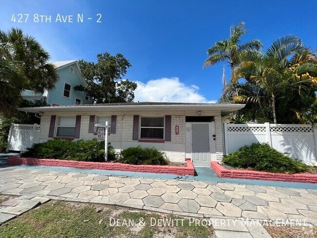 Building Photo - 427 8th Ave N Unit 2 Rental