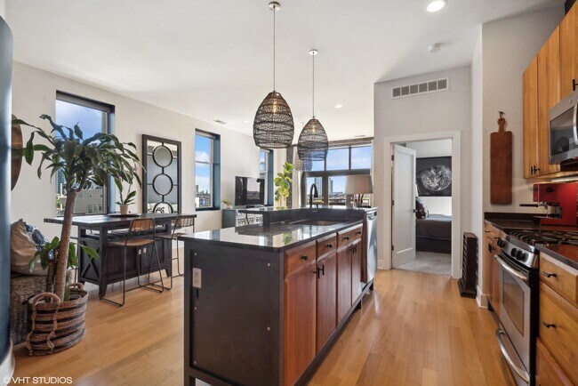 Photo - 725 N Aberdeen St Unit 609
