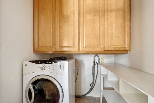 Photo - 959 E 107th St Casa