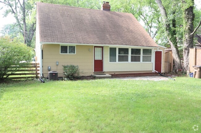 Building Photo - Very Cute 3 bedroom just 7 Minutes to Twin... Rental