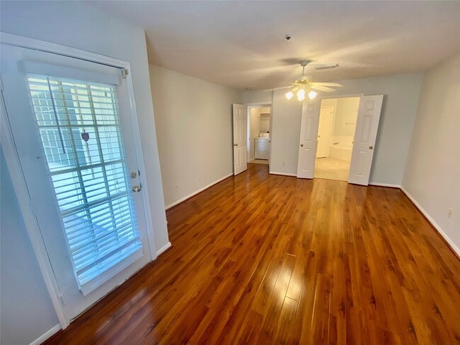 Building Photo - 2710 Grants Lake Blvd Unit F3