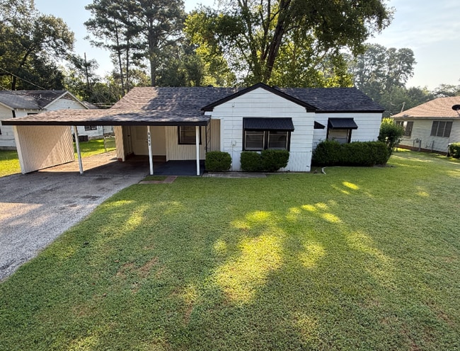 Building Photo - 1000 S 12th St