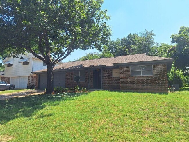 Photo - 513 Simmons Dr