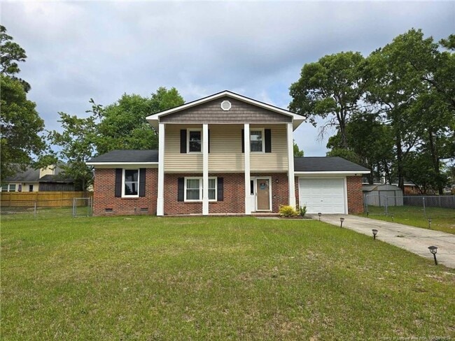 Building Photo - Conveniently located 3 bedroom!