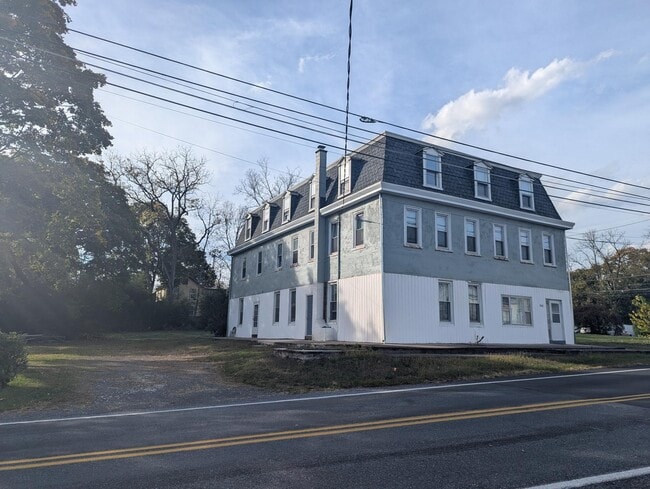 Building Photo - 144 N Main St Unit 2ndFloor East