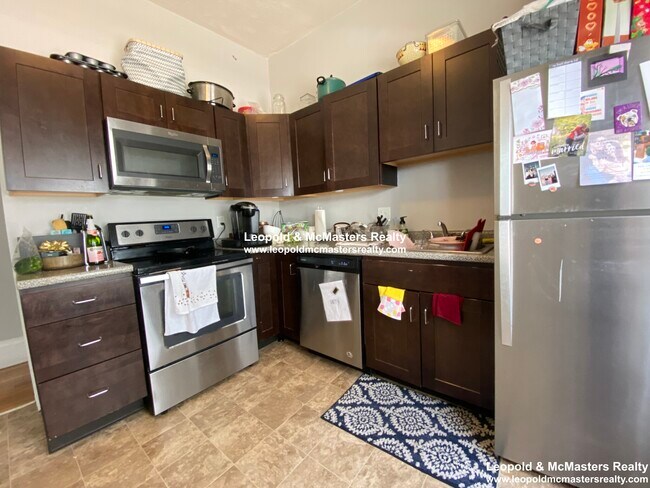 Photo - 172 Bigelow St