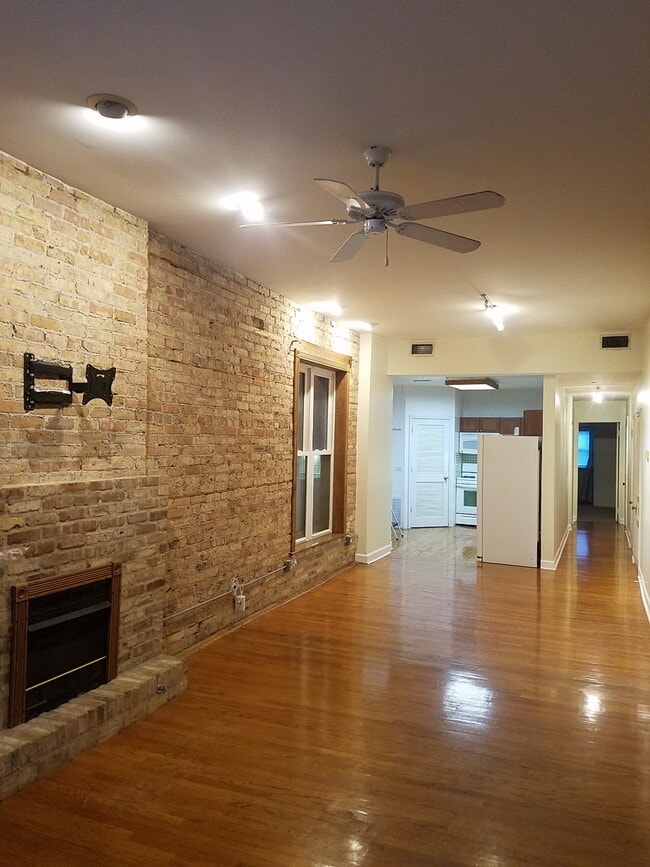 Photo - 839 W Newport Ave