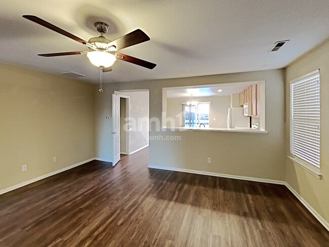 Photo - 810 Sunrise Dr