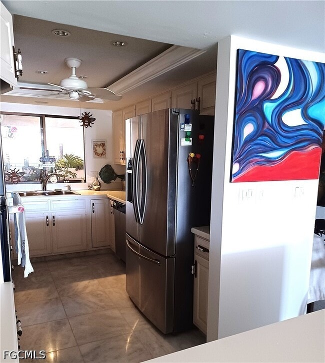 Building Photo - 5260 S Landings Dr Unit 405