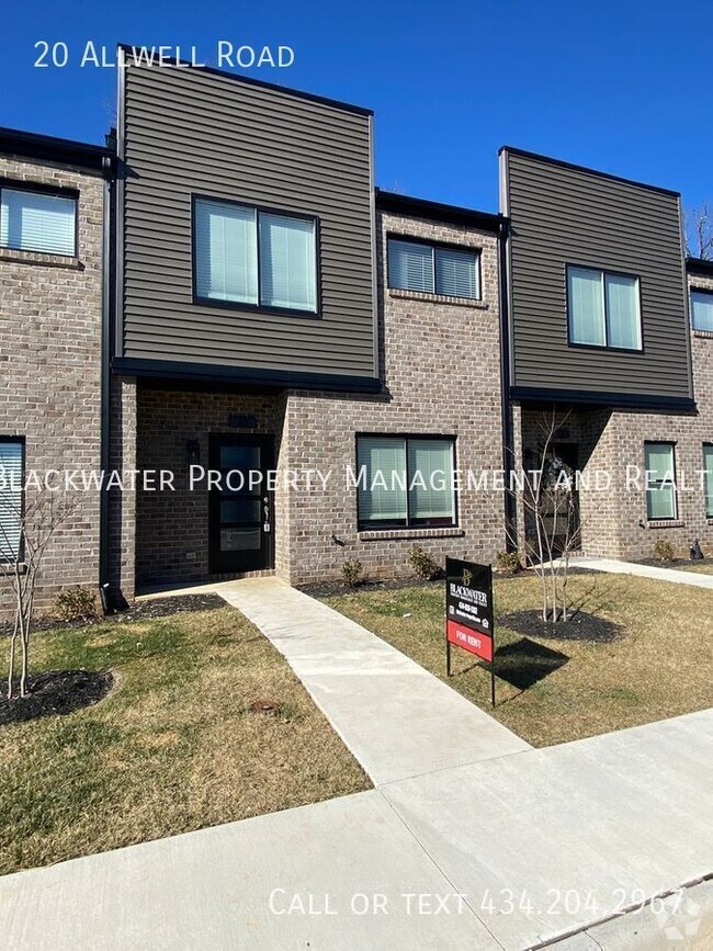 Building Photo - 3 Bedroom Townhome off Timberlake!