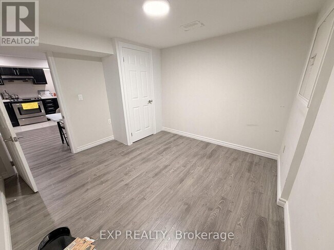 Photo - 19 Michener Crescent