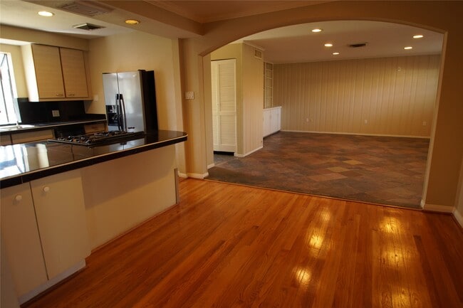 Building Photo - 5564 Aspen St Rental