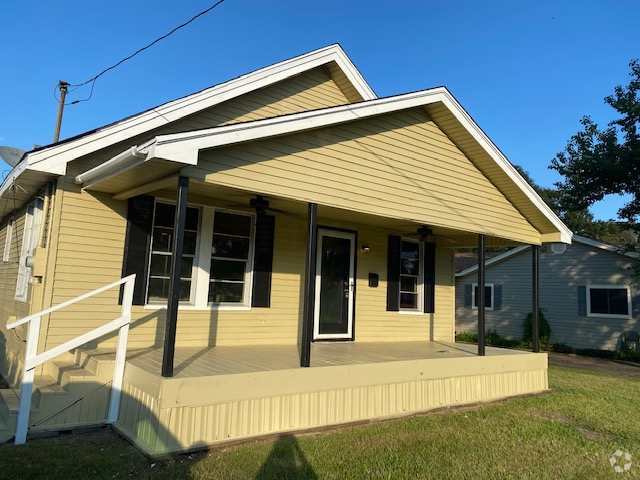 Building Photo - 3200 Ash Ave Rental