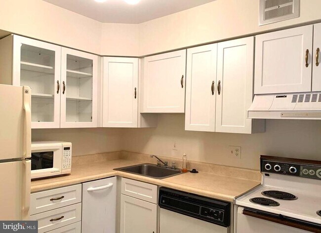 Photo - 17807 Buehler Rd Unit 1-B-2