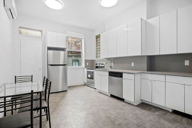 Photo - 257 W 19th St Unidad ID1224967P