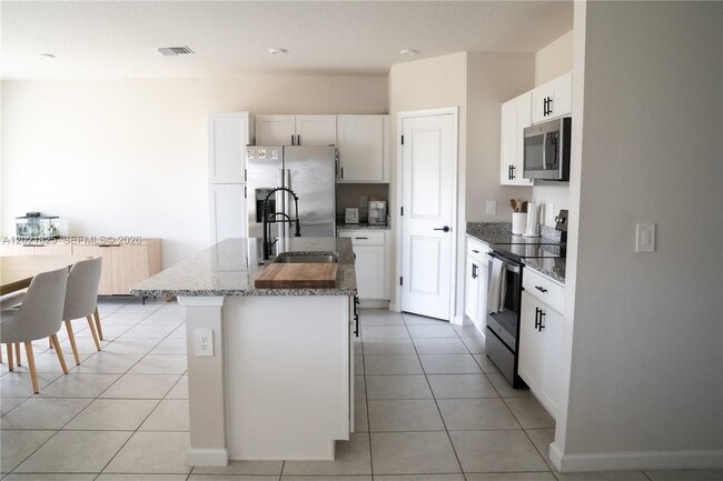 Photo - 603 Lychee Ln