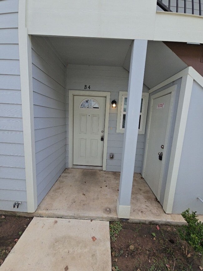 Photo - 430 Schmidt Rd Unit 430 Schmidt Building B -B4