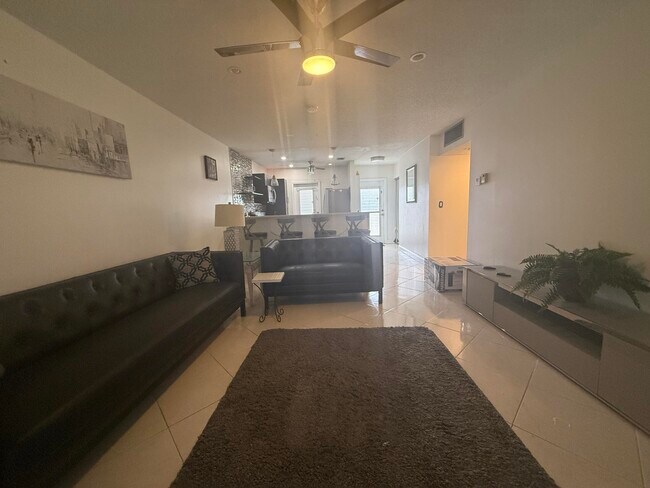 Building Photo - 3406 NW 49th Ave Unit 515