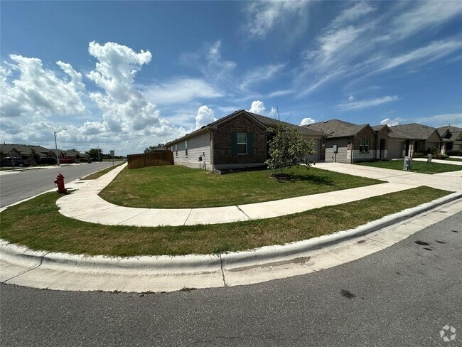 Building Photo - 332 Harvest Crk Dr Rental