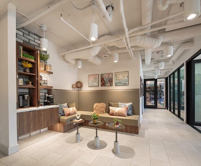 Photo - Il Palazzo Apartments