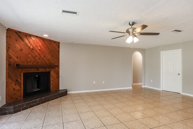 Photo - 9811 N Connechusett Rd