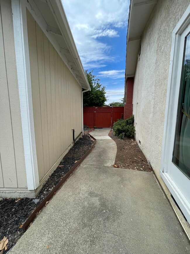Photo - 1746 Sattler Dr Unit B