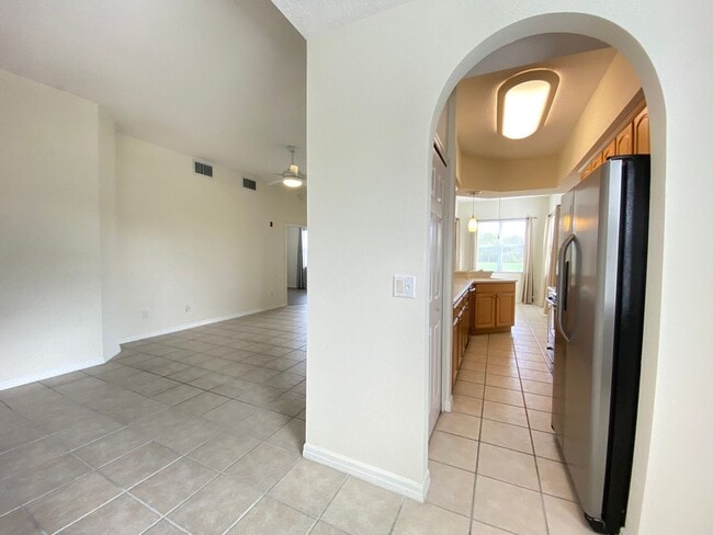 Photo - 9435 Myrtle Creek Ln Unidad 308