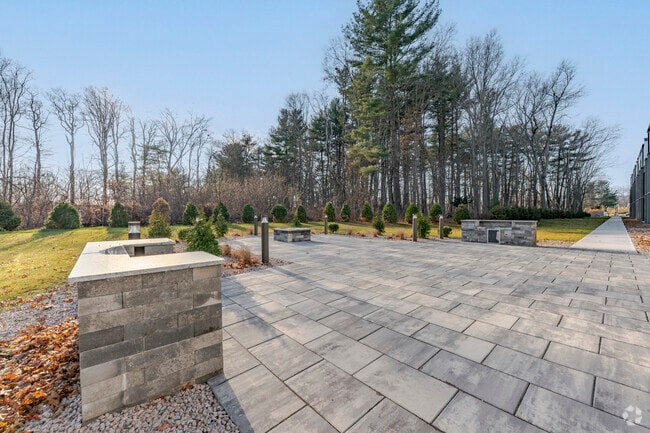 410 Washington Ave - Courtyard