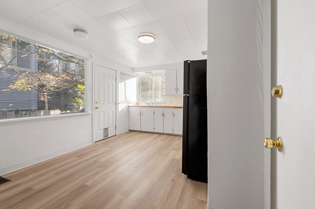 Photo - 52ND Street Apartments Unit 2