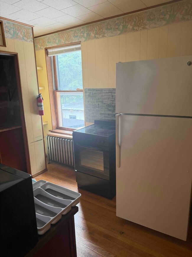 Photo - 122 Butler St
