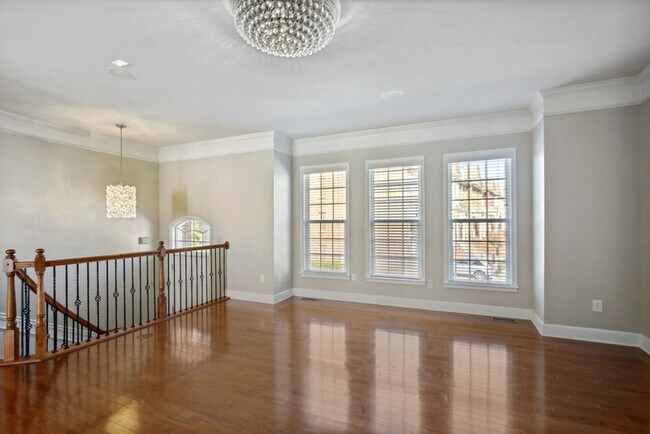 Photo - 5037 Colchester Ct