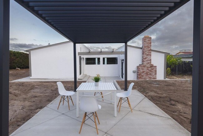 Photo - 1460 Mescal St