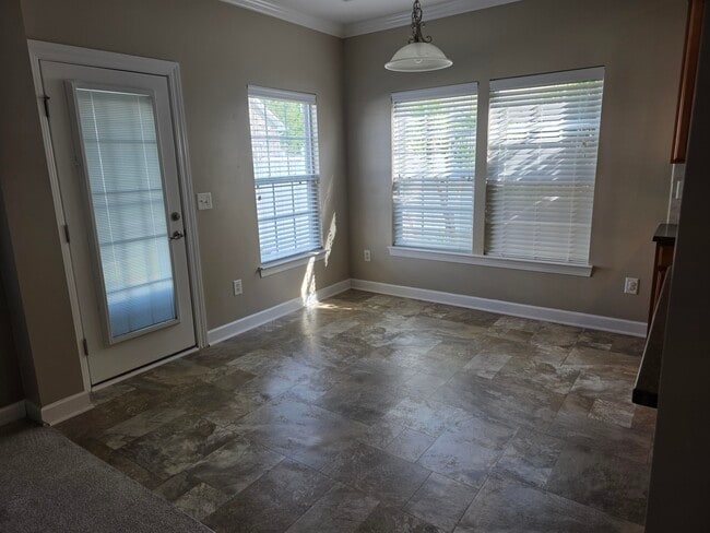 Photo - 633 Menlo Park Ln