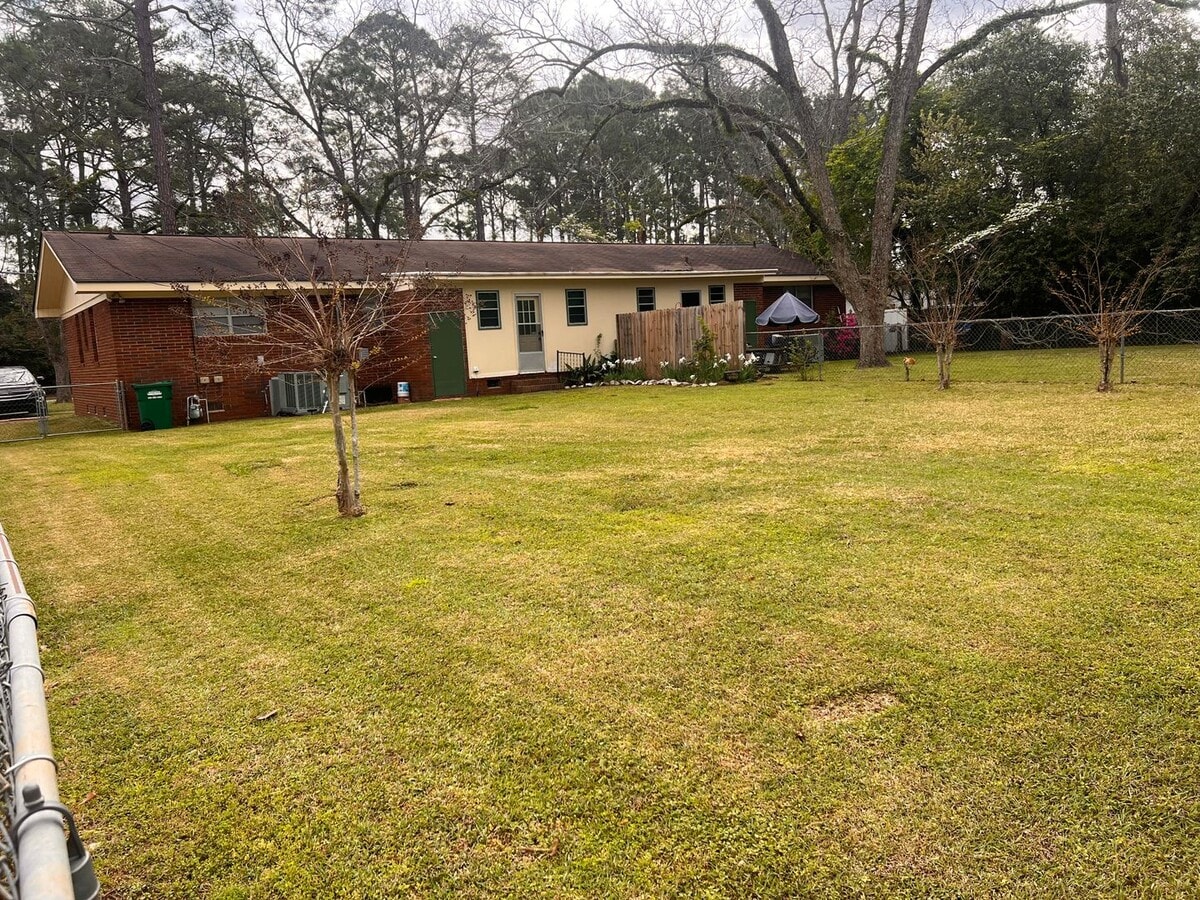 Photo - 2507 Homewood Dr Unit 2507 Homewood Dr Apt B