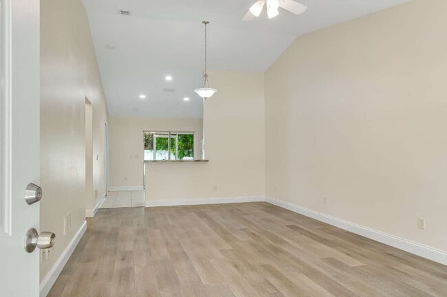 51 Wellwood Ln Unit A
