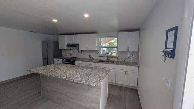 Photo - 5723 9th St Cir E