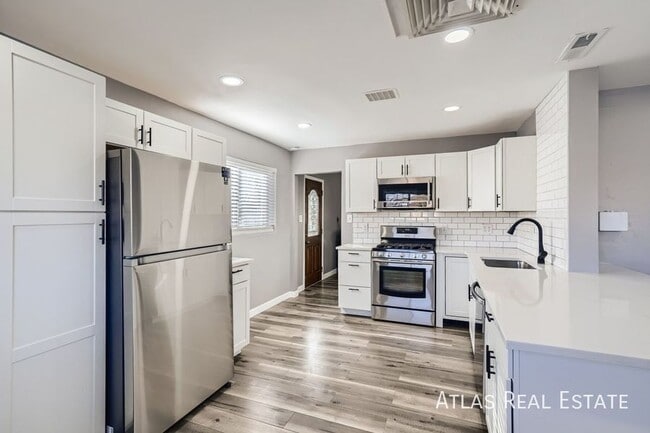 Photo - 1620 Phoenix Ct