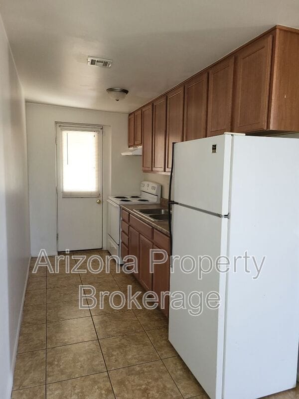 Photo - 861 S Stapley Dr