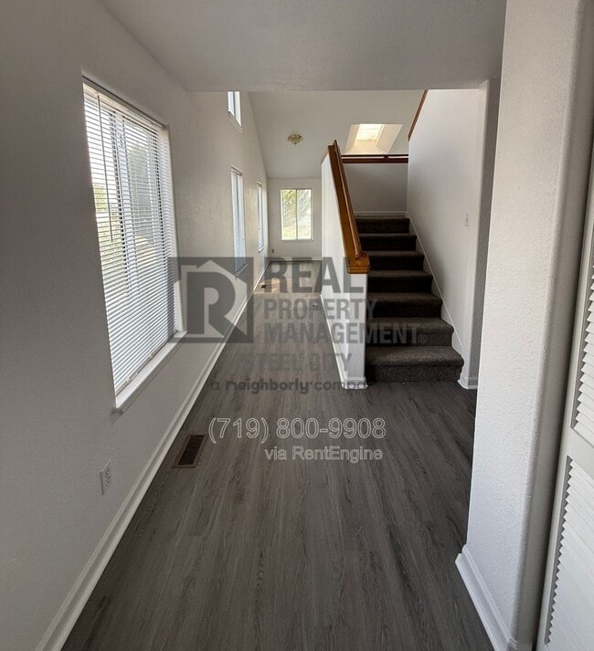 Photo - 230 W Elbow Dr