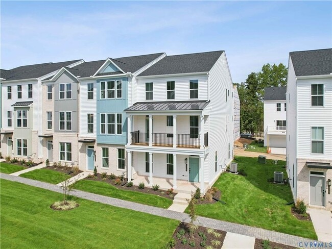 Building Photo - 15369 Sunray Aly